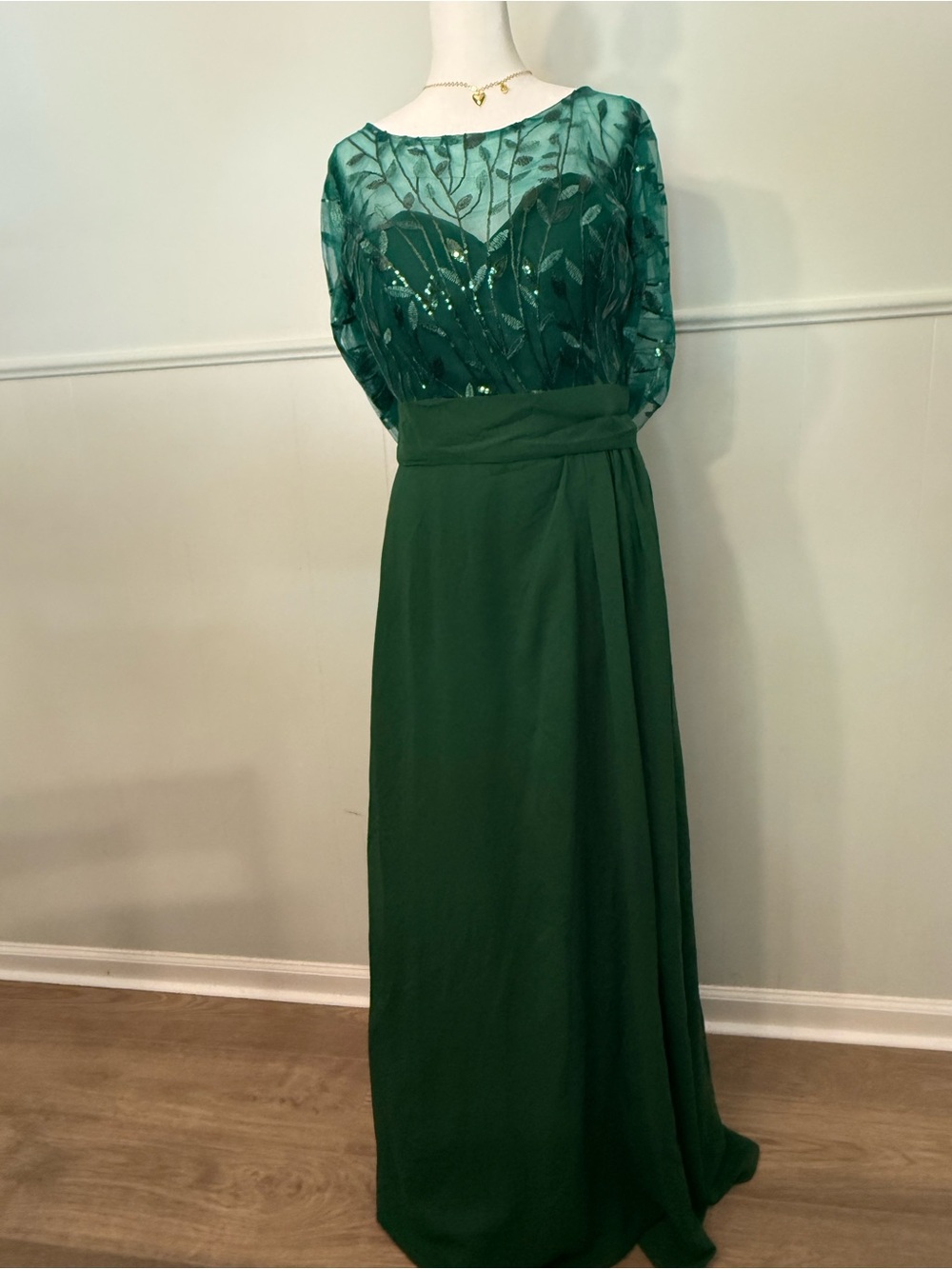 Elegant Green Evening Dress with Sheer Embroidered Bodice size 16